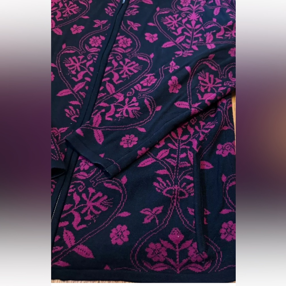 Chicos Cardigan Zip Sweater Size 1 Small Silk Blend Floral Magenta Pink Black - Picture 2 of 9